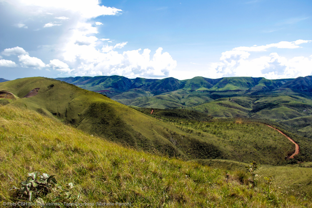 Paisagem natural com montanhas verdes